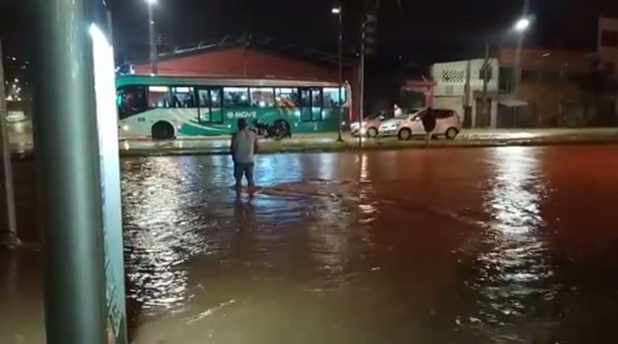 Esgotamento de inundações no Bom Retiro